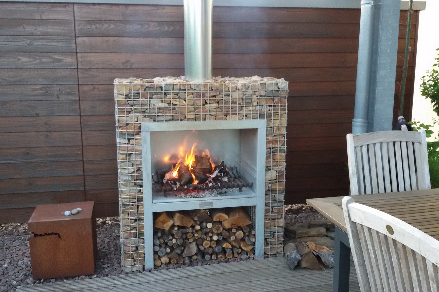 Blockkamin Grill mit Grauwacke