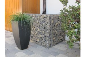 Wasserbecken Verdeckt Hinter Gabionen Platzieren – Gabionen Mülltonnenverkleidung. Wasserbecken Verdeckt Hinter Gabionen Platzieren