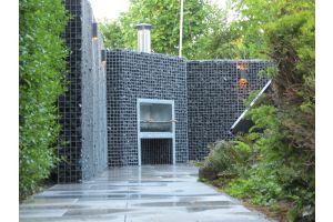 Gabionenkamine mit Basalt Bruchsteine – Basalt Bruchsteine. Gabionenkamine mit Basalt Bruchsteine