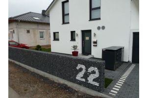 Steinkörbe mit Basalt Bruchsteine – Basalt Bruchsteine. Steinkörbe mit Basalt Bruchsteine