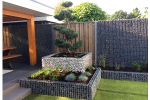 Hochbeet Gabionen mit Basalt und Weissenbacher Zierkies – Weissenbacher Zierkies. Hochbeet Gabionen mit Basalt und Weissenbacher Zierkies