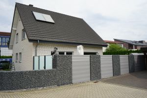 WPC-Sichtschutz – Aufbauteam WPC. WPC-Sichtschutz