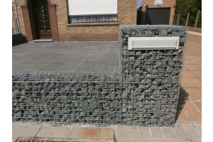 Gabionen Briefkasten mit Basalt Bruchstein – Gabionen Briefkasten. Gabionen Briefkasten mit Basalt Bruchstein