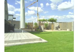 Gabione mit Yellow Sun Bruchstein – Gabionen