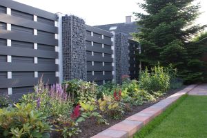 Gabionen mit WPC – Bruchsteine Inspiration. Gabionen mit WPC