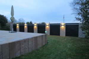 WPC Sichtschutzzaun mit Gabionen mit LED-Beleuchtung – WPC-zaun mit Gabionen