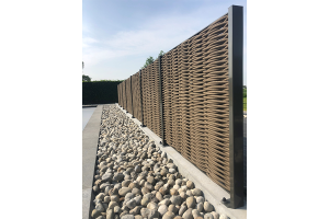 Kunststoff-Sichtschutzzaun Doppelte Verflechtung und Bodenplatte – Kunststoff-Sichtschutzzaun. Kunststoff-Sichtschutzzaun Doppelte Verfle...