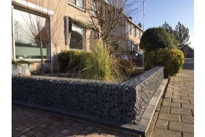 Steinkörbe mit Basalt Bruchsteine – Basalt Bruchsteine. Steinkörbe mit Basalt Bruchsteine