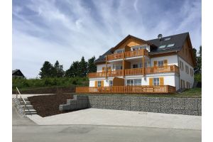 UplandParcs Gabionen am Parkplatz – Geschäftsanwendungen. UplandParcs Gabionen am Parkplatz