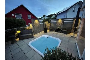 WPC Sichtschutzzaun mit Gabionen mit LED-Beleuchtung – Gabionen