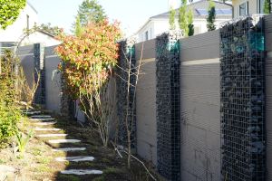 WPC Sichtschutzzaun mit Gabionen – WPC-zaun mit Gabionen