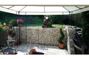 Gabione mit Yellow Sun Bruchstein – Gabionen