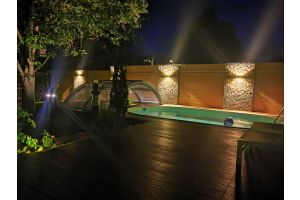 WPC Sichtschutzzaun mit Gabionen mit Grauwacke Bruchstein – WPC-zaun mit Gabionen