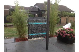 Gabionen mit Glasbrocken Basalt – Basalt Bruchsteine. Gabionen mit Glasbrocken Basalt