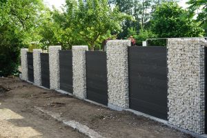 WPC Sichtschutzzaun mit Gabionen – WPC-zaun mit Gabionen
