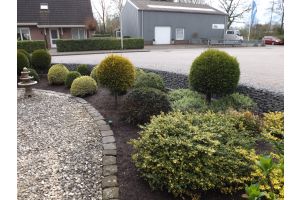 Gabionen mit Basalt Bruchsteine – Basalt Bruchsteine. Gabionen mit Basalt Bruchsteine