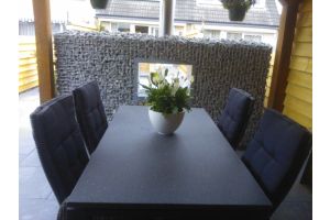 Durchsichtiger Kamin Auf Tischhöhe – Gartenkamine. Durchsichtiger Kamin Auf Tischhöhe