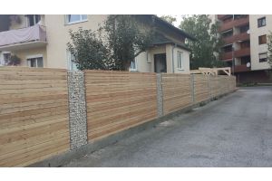 Gabione mit Yellow Sun Bruchstein – Gabionen-Säulen