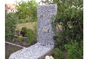 Gabionen mit Wasserfall Deutscher Kalkstein – Deutscher Kalkstein. Gabionen mit Wasserfall Deutscher Kalkstein