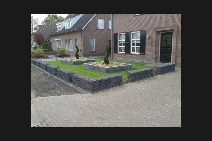 Gabionen mit Basalt Bruchsteine Gabionen mit Basalt Bruchsteine