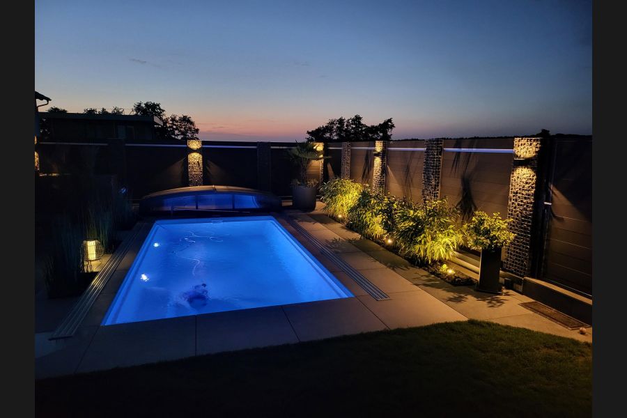 Gabionen mit LED bei Nacht Gabionen mit LED bei Nacht