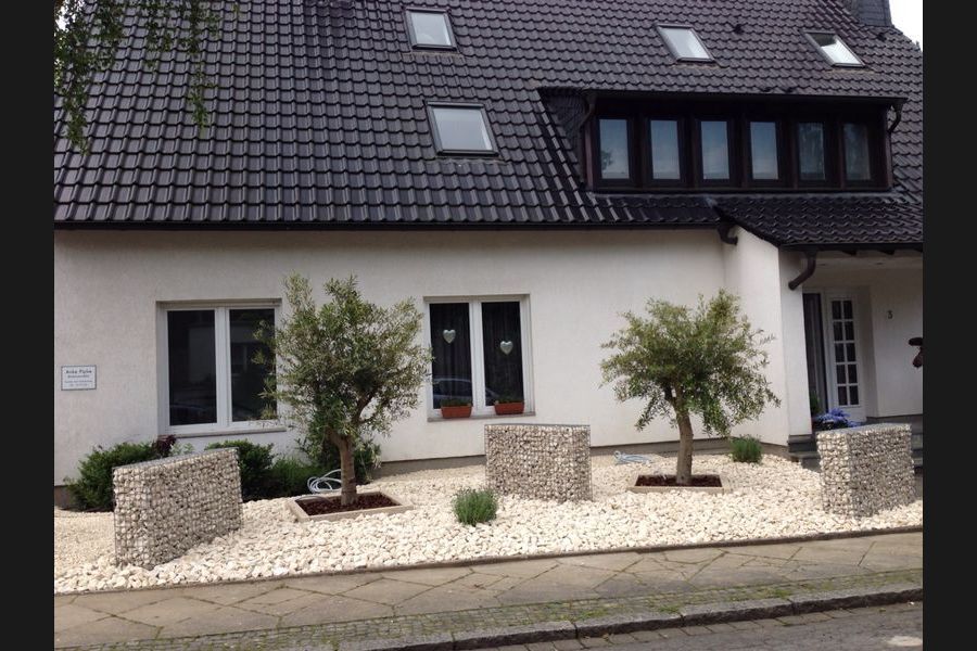 Gabionen mit Yellow Sun Gabionen mit Yellow Sun