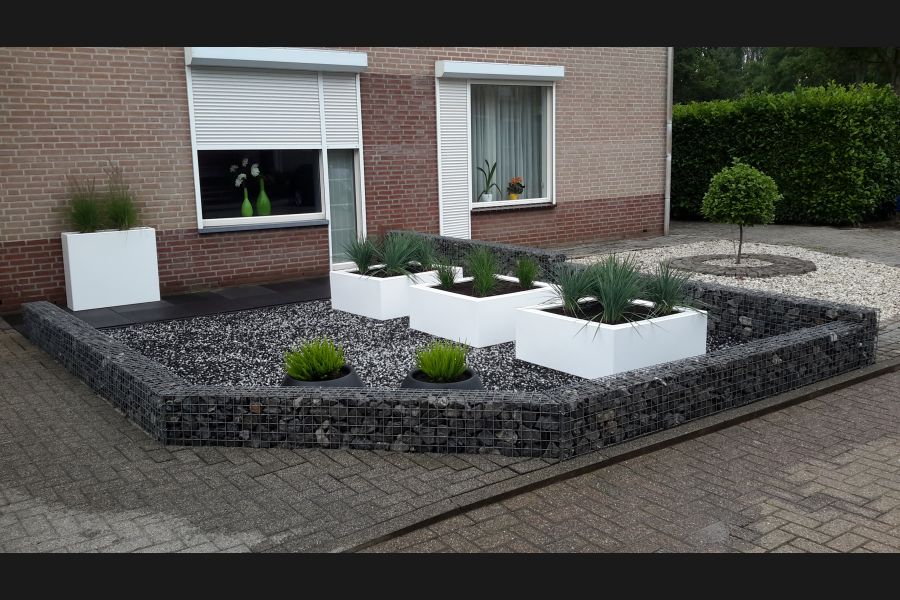 Gabionen und Ziersplitt Basalt Gabionen und Ziersplitt Basalt
