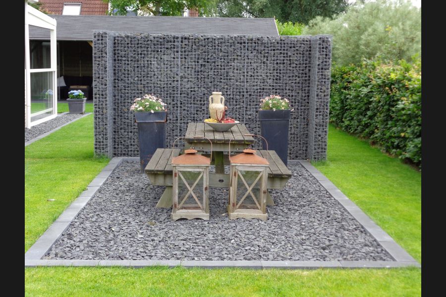 Gabionen mit Basalt Bruchsteine Gabionen mit Basalt Bruchsteine