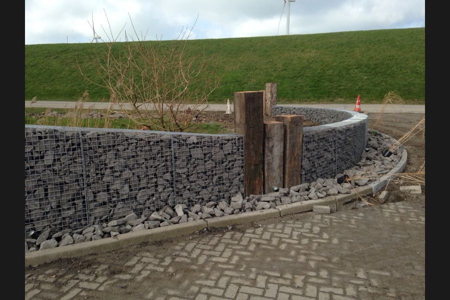 Gabionen mit Basalt Bruchsteine Gabionen mit Basalt Bruchsteine