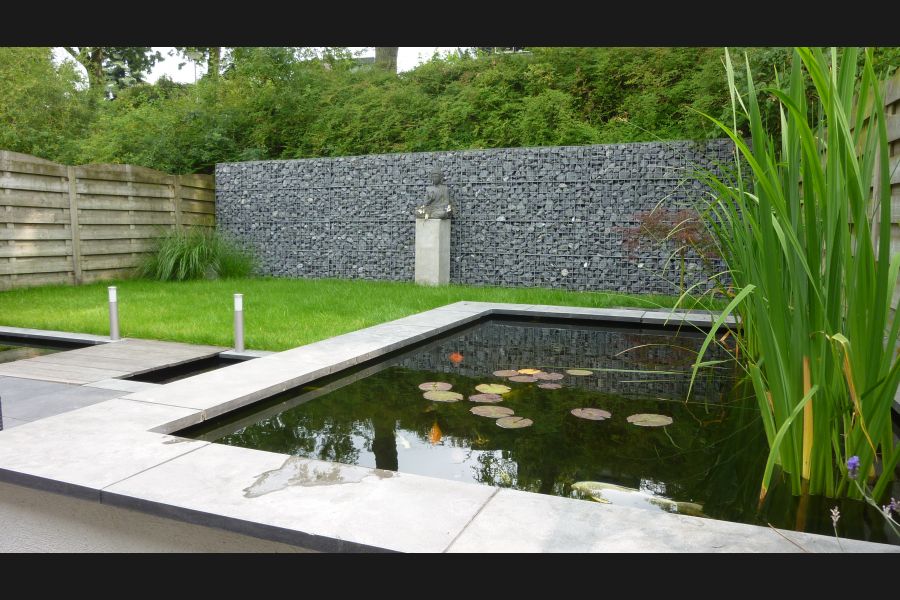 Gabionen im mit wasser Gabionen im mit wasser